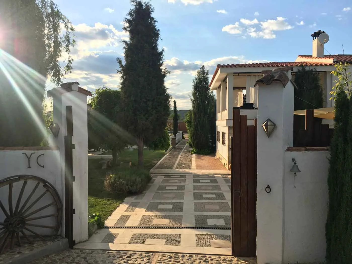 ¿Casa rural u hotel? Ventajas de elegir un alojamiento rural con encanto