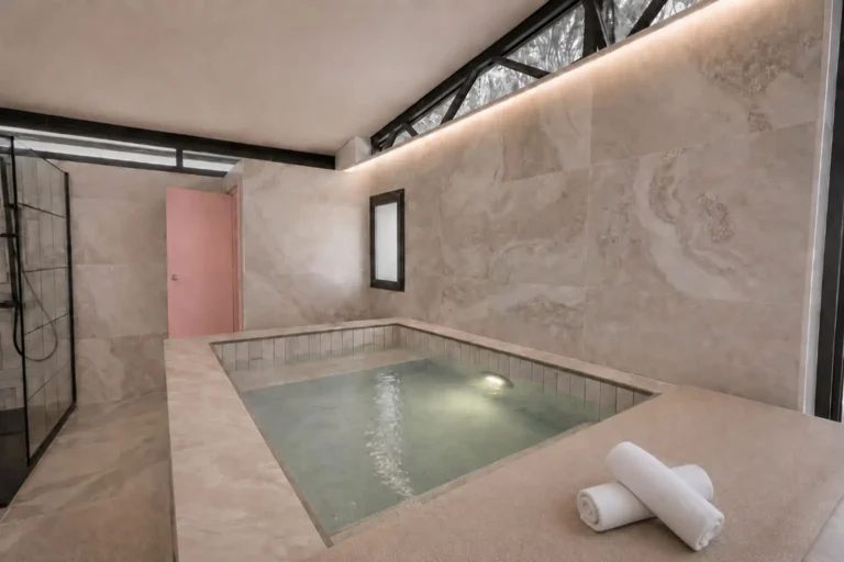 Bungalow con piscina privada cerca de Madrid: así es el Mogambo